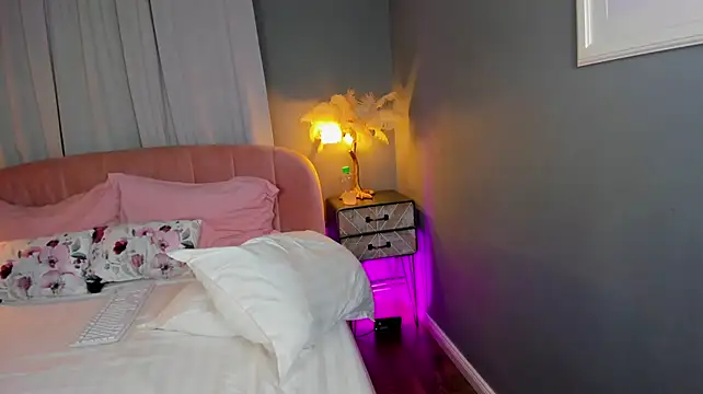 Chat XXX Live AmedeeaBanks