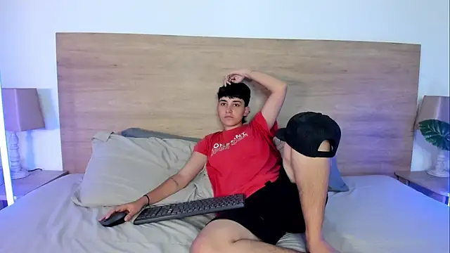 Chat XXX en directo de SkylarFox_
