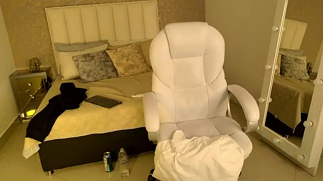 Chat +18 de JordanMiller_ ao vivo