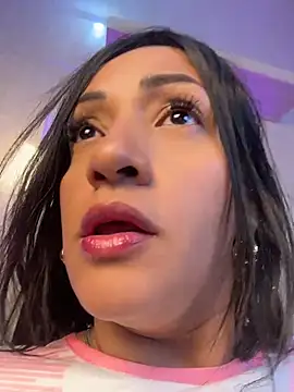 แชท XXX สดของ kendall_flower