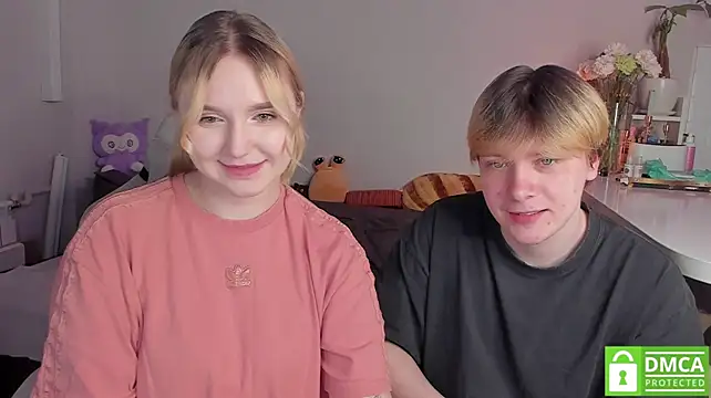 RomPomPony Webcam Show