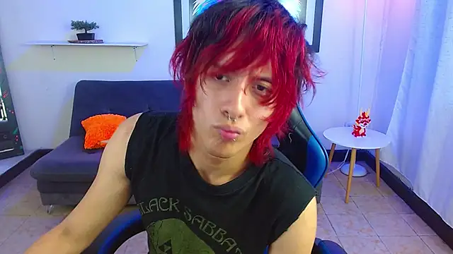 Онлайн чат XXX adriaan_18