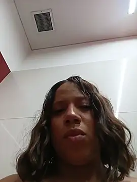 Chat +18 de ZaraBlazze1 ao vivo