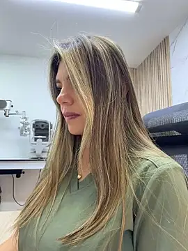 XXX chat uživo modela alicee16