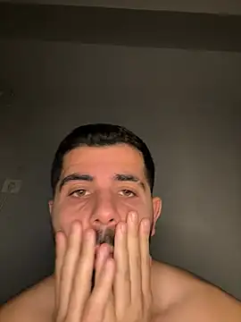 دردشة Kissbiceps الجنسية المباشرة