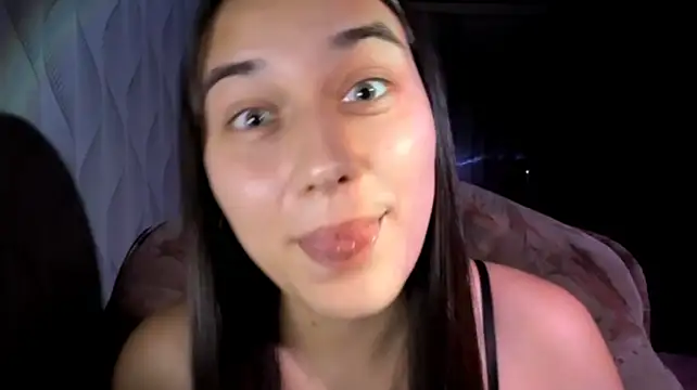 Chat XXX en directo de MaryannaHuret