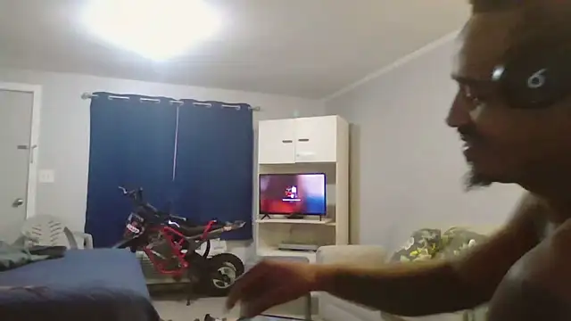 XXX chat uživo modela Davidlee59