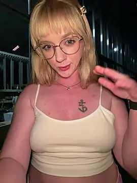 Chat +18 de LinaLeana ao vivo
