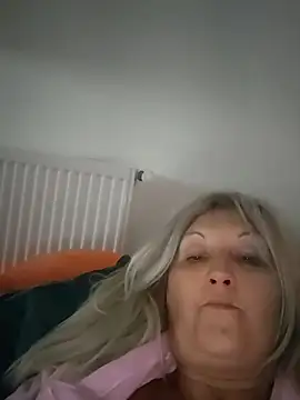 Chat XXX en directo de Divineblond