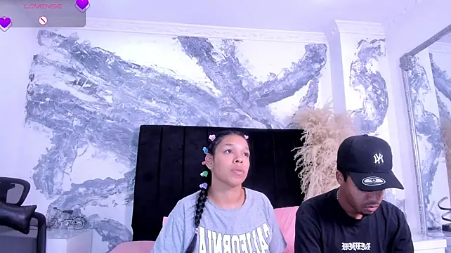 TaylorAndThalia's Live XXX Chat