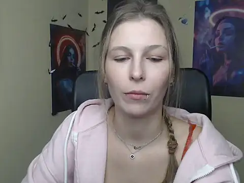 StrangerGi Live XXX-chat