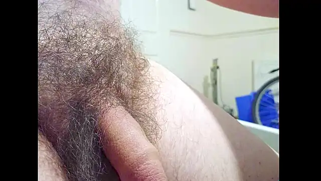 hairyuncut00's Live XXX Chat