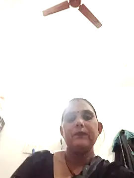 XXX chat uživo modela Nishababy12