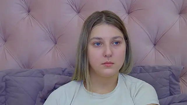 TinnaBurton Chat XXX live