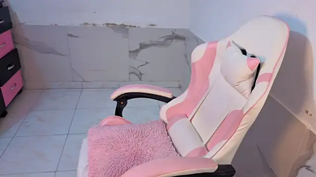 HannaBrave Chat XXX in diretta