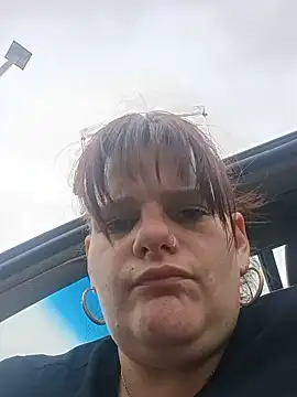 צ'אט XXX בשידור חי של HungryHeifer