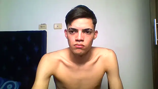 Latinos_2001 – Live XXX-chat