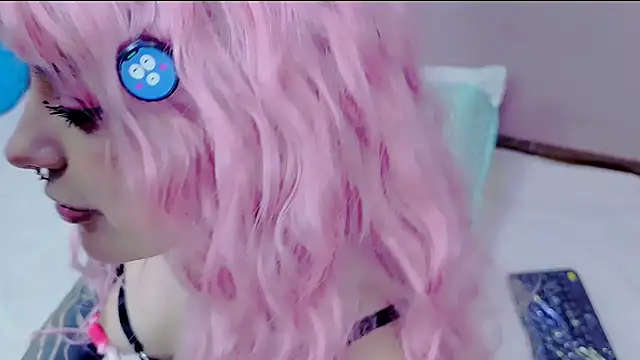 Chat +18 de BizzyNoar ao vivo