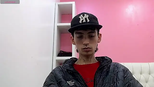 ttimy_x_boy Adlı Modelin Canlı XXX Sohbeti