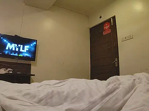 UAjit's Live XXX Chat
