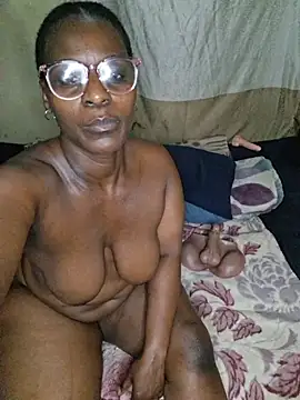 AdelaideT Adlı Modelin Canlı XXX Sohbeti