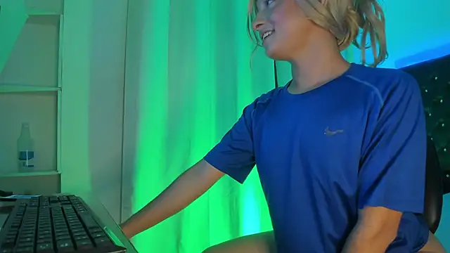 BellaRoge XXX чат на живо