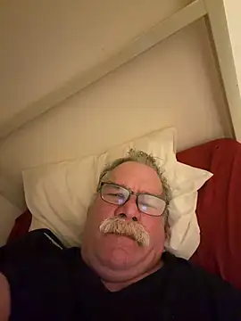 צ'אט XXX בשידור חי של Caesar_Baxter