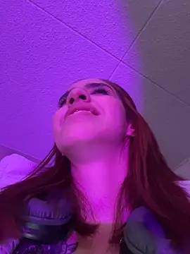 Elodiee_Roussee – Naživo XXX chat