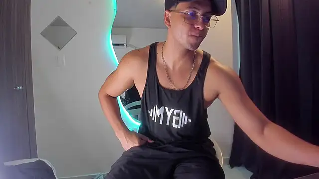 Kris_Khalifa69 即時 XXX 聊天