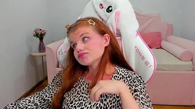 ChloeHalses 现场XXX聊天