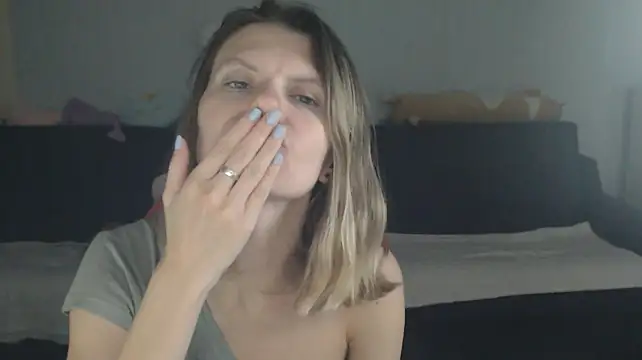 night_is_dark Live XXX Chat