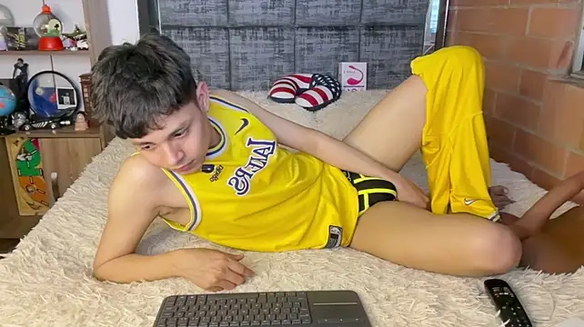 Andy_Belier23 Adlı Modelin Canlı XXX Sohbeti