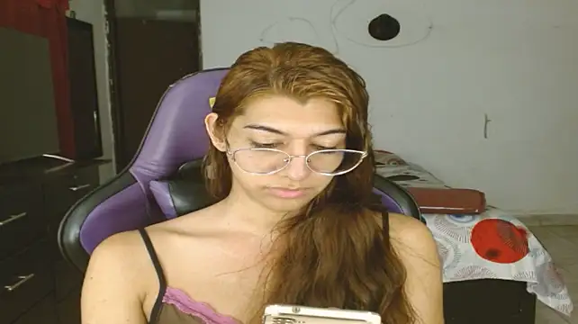 Czat XXX na żywo – Alanni_parker