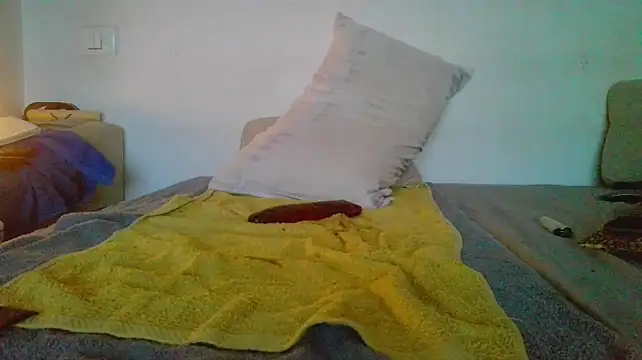 XXX chat uživo modela canarito18