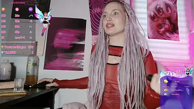 YouSpaceWikki Webcam show