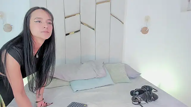 MadelineJhones' Live XXX Chat
