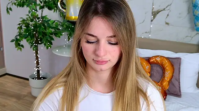 SweetyLicky Adlı Modelin Canlı XXX Sohbeti