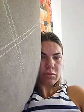 FeliciaKrige লাইভ XXX চ্যাট