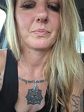 SheIsSomethingn Live XXX chat