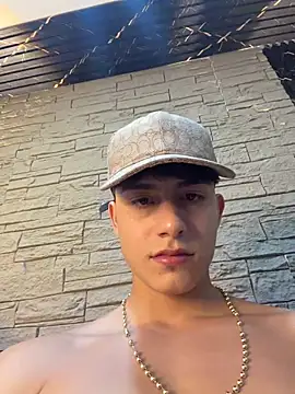Chatroom XXX en direct de Lander_Cruz