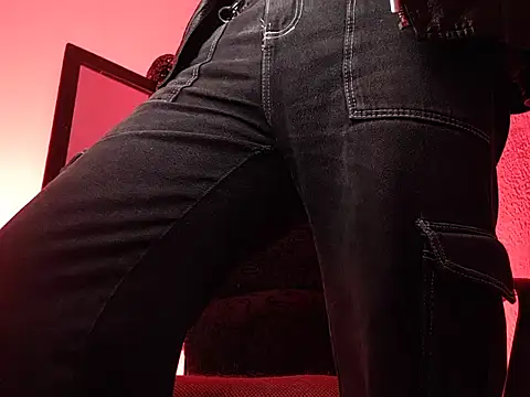 Czat XXX na żywo – AlecBanne_