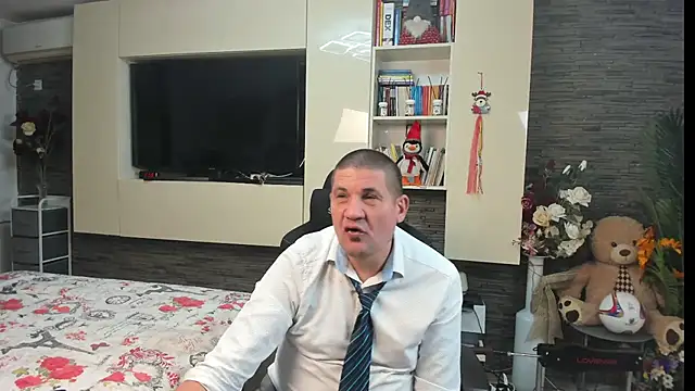 SpartacusDaddy48 Chat XXX live