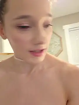 XXX chat uživo modela Chloe_StClaire