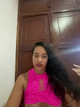 emilly23 Live XXX-Chat