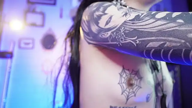 insania_9999_ live XXX chat