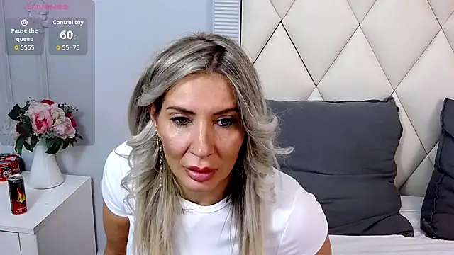 GinaBear's Live XXX Chat