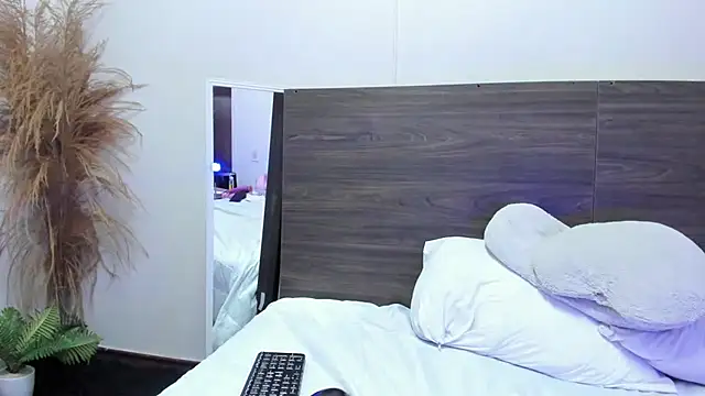 Emawalker_ Chat XXX in diretta