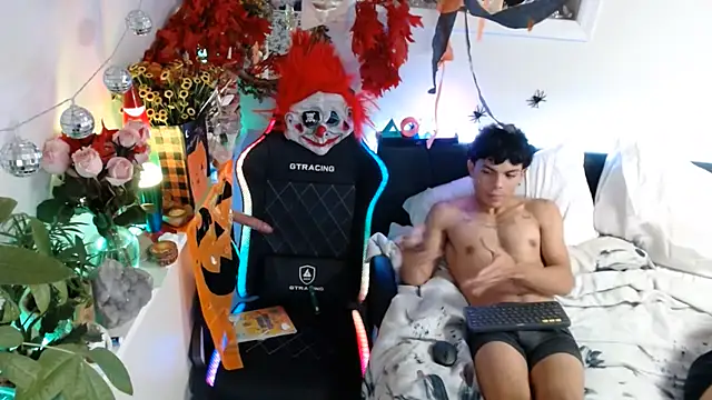 Kevinjchan1 Show in webcam