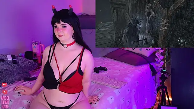 Angel-Lewd-Cake Adlı Modelin Canlı XXX Sohbeti