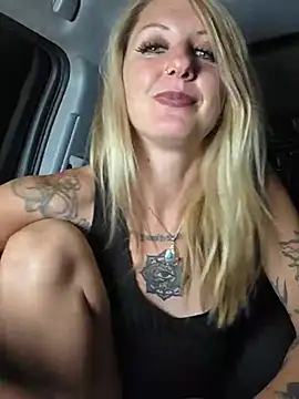 SheIsSomething Chat XXX live